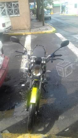 Vendo mi moto