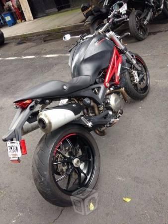 Ducati monster -12