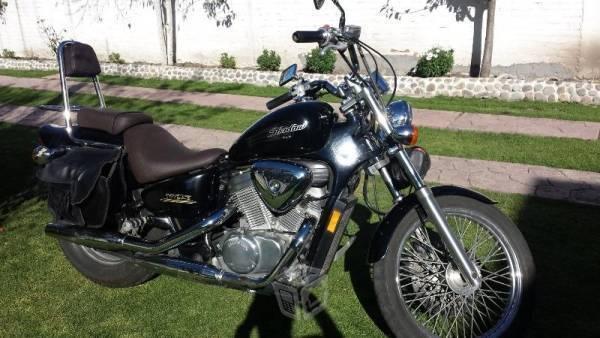 Honda Shadow VLX negra 600cc -04