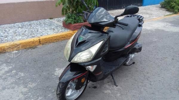 MOTONETA 175cc GTS EMPLACADA -12