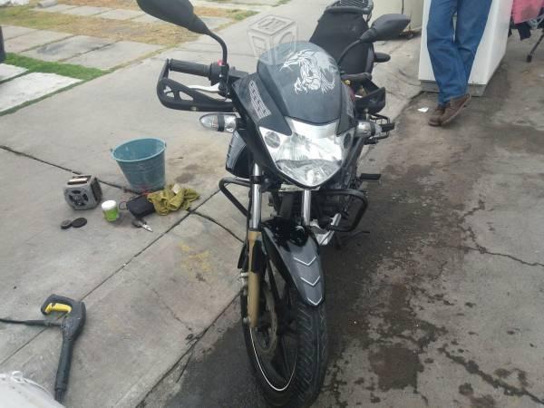 Motocicleta TVS -12