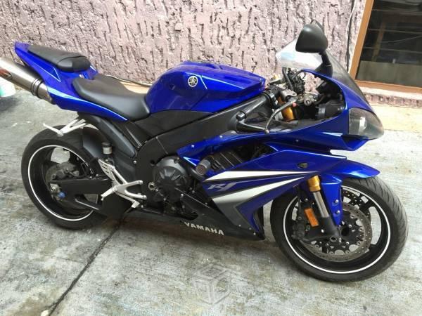 Yamaha R1 Con Equipo -08