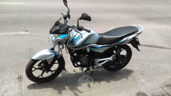 Bonita moto Bajaj Discover 125cc -15