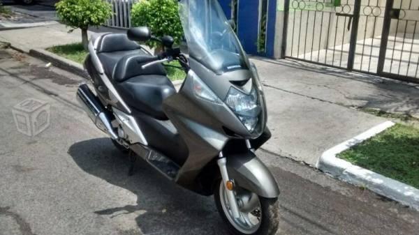 Honda Silver wing, como nueva, posible cambio -05