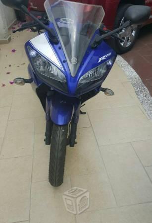 Yamaha R15 -12