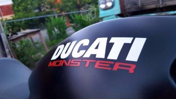 Ducati Monster 696 -10