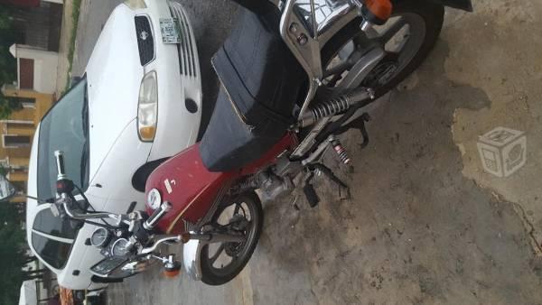 Motocicleta honda 125 -12